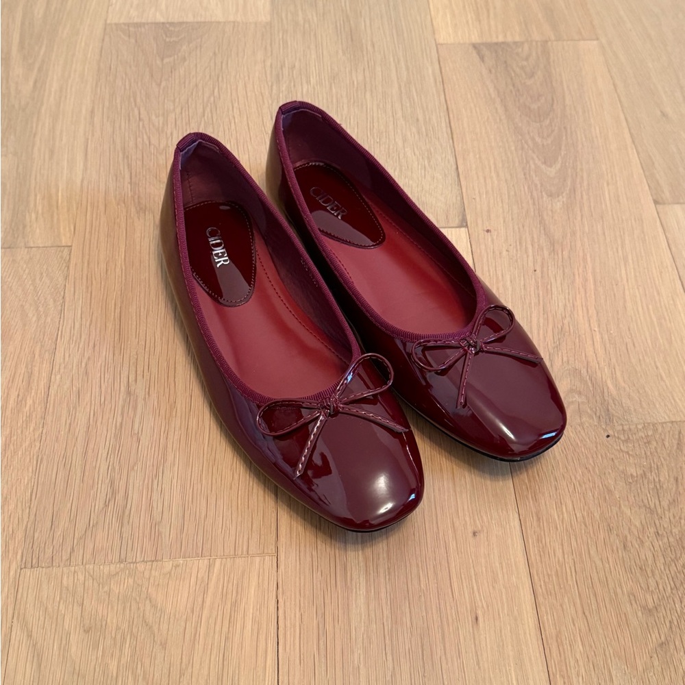 CIDER Burgundy Patent Ballet Flats – BRAND NEW - Picture 2 of 5